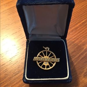 Vintage Harvey’s Wagon Wheel 14kt gold